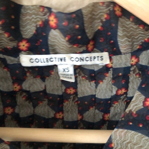 Collective concepts printed floral neck tie top - Picture 2 of 4